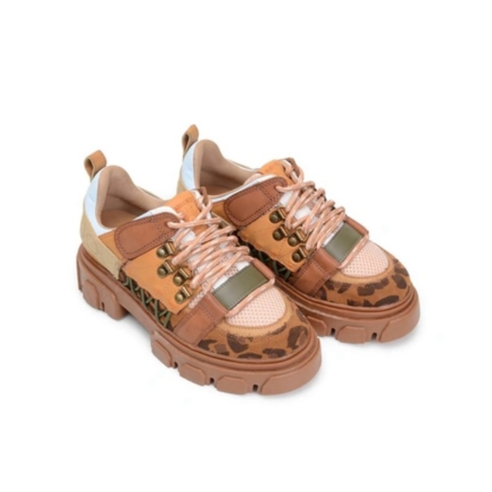 Farm Rio  caramel leopard floresta platform sneaker New in box. Runsmall.